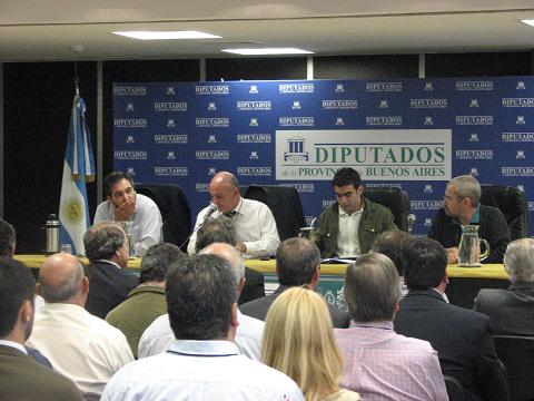 El Diputado Delgado en la apertura d e la Jornada.