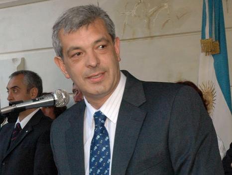 Ministro Domínguez.