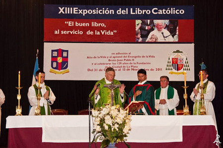 Mons. Aguer en la misa de clausura de la XIII Exposición del Libro Católico (foto: AICA).