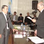 Barbato presta juramento como concejal electo.