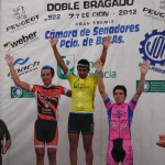 doblebragado1-podio