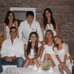 Junto a su esposa Carolina Rebottaro; sus hijos Camila, Santiago, Lucía y Pilar y Emilia Rebottaro, hermana de su esposa, a quien considera una hija del corazón.