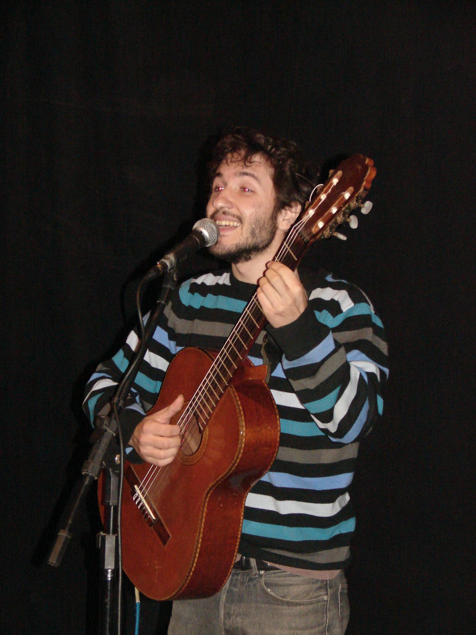Nicolás Rallis volvió al escenario de «La Esquina»
