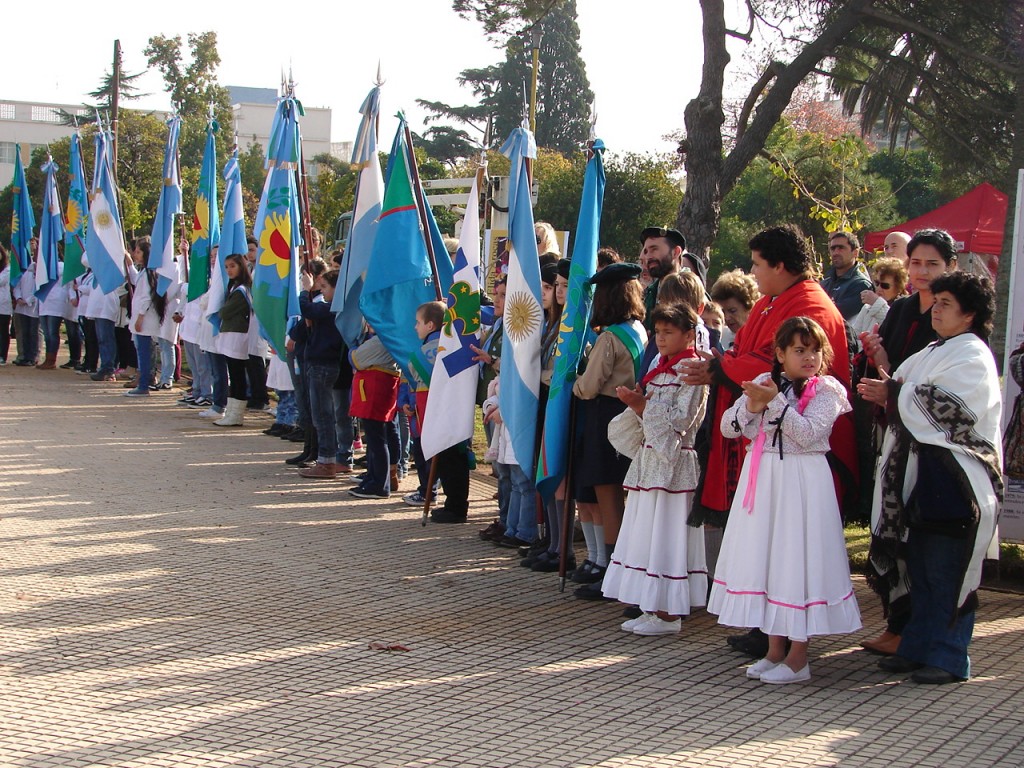 Instituciones y escolares presente.