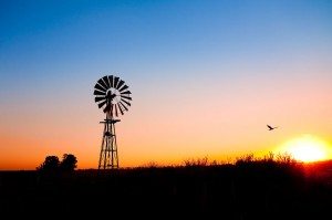 MOLINO AL ATARDECER, CARMEN DE ARECO, PROVINCIA DE BUENOS AIRES, ARGENTINA