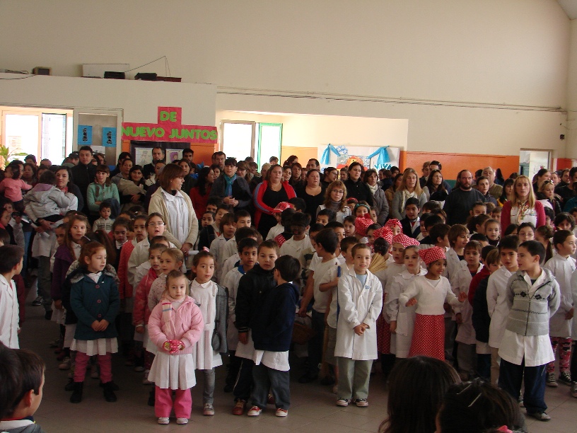 Colorido acto del 25 de Mayo, se realizó en la Escuela Nº 4