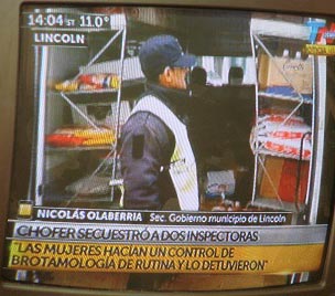Un nuevejuliense encerró en su furgón a dos inspectoras de Bromatología en Lincoln