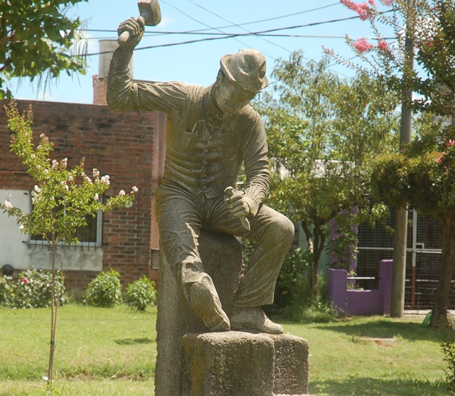 estatua perez