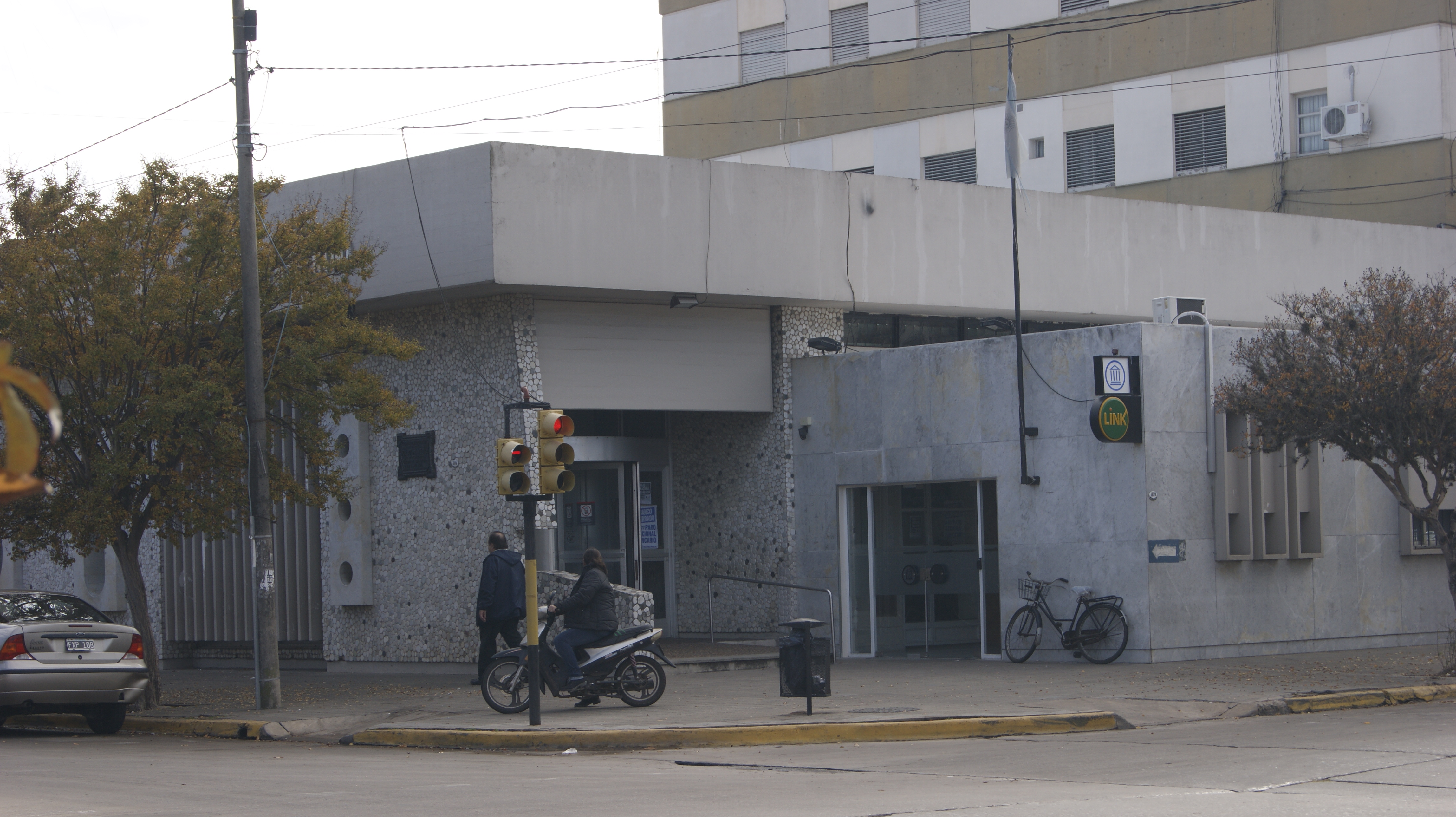 Hoy se cumplió con el paro bancario