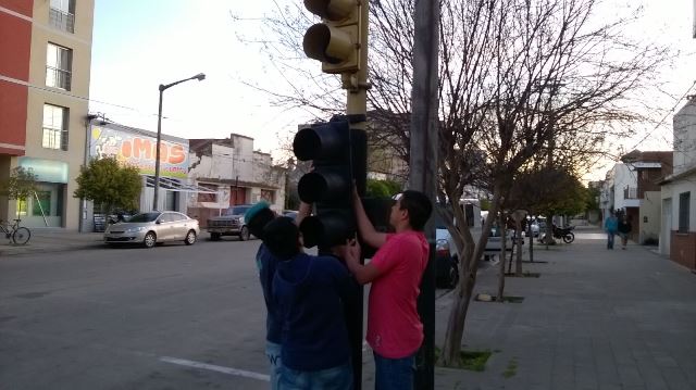 Se instala un nuevo semáforo