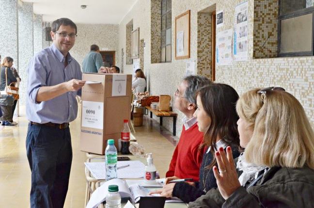 «Cambiemos» logra 6 bancas, el FpV 5 y UNA 3