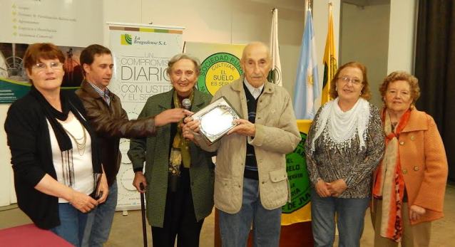 Con 96 años Don Manuel Rolando es el agricultor del año 2015