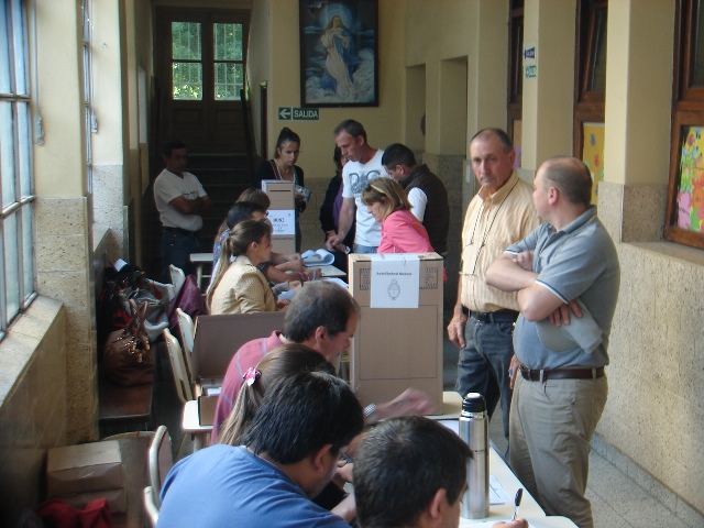 Alto grado de participación: votó el 81,48 % del padrón