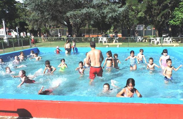 Empezó la actividad de la Escuela de Natación y Competición