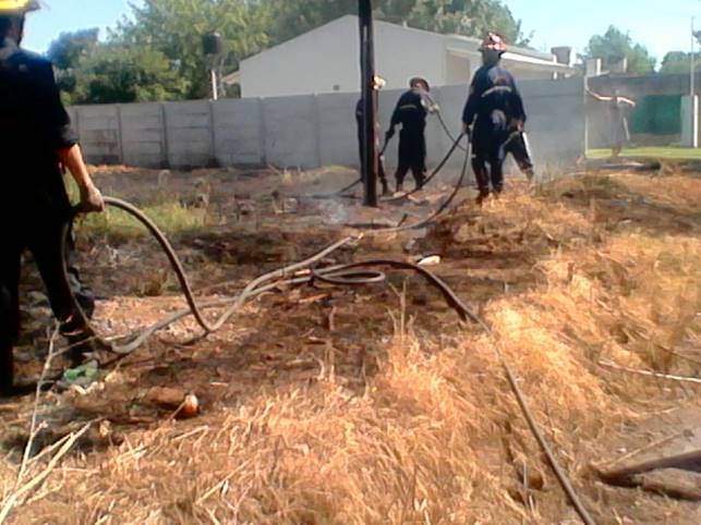 Bomberos Voluntarios acudieron a dos incendios