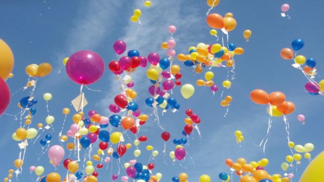 Aeroclub: mañana, suelta de globos «Correspondencia al Cielo»