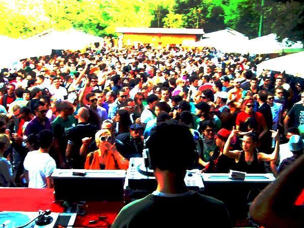Se recuerda la vigencia de normativas que prohíben fiestas en ámbitos privados
