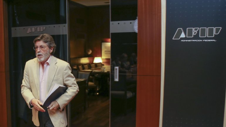 Desde hoy, la AFIP devolverá las retenciones por la compra de dólar ahorro
