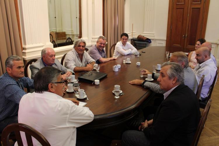 Intentan recuperar los talleres ferroviarios de Mechita