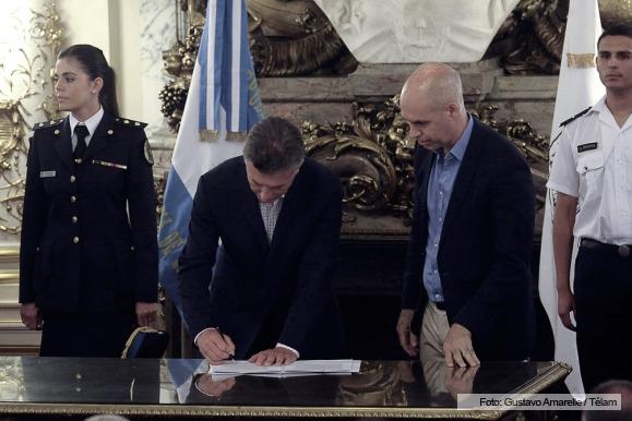 Macri y Rodríguez Larreta firmaron el traspaso de la Policía Federal a la Ciudad