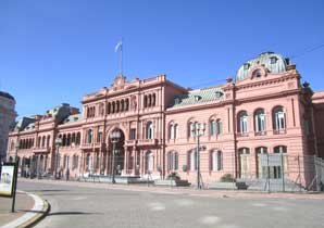 El Gobierno otorga adelanto financiero por 3.500 millones de pesos a provincia de Buenos Aires