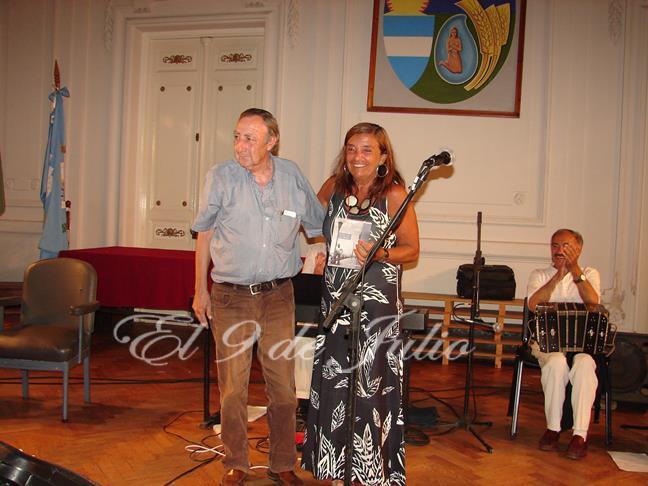 Julio Guerriere presentó su libro de poemas