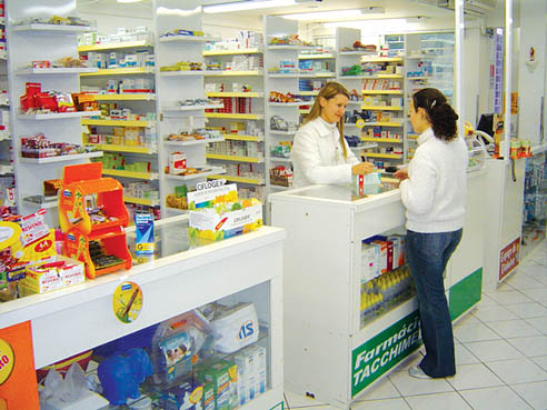 «En cuatro meses se regularizará la deuda de PAMI con las farmacias»