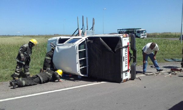 Chocaron dos camionetas en cercanías de América