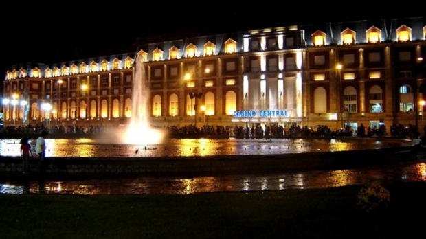 Mar del Plata: fuertes lluvias obligaron a evacuar el Casino Central