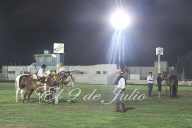 Con la estelar presentación de Valeria López Vila, se realizó la Jineteada de Reyes