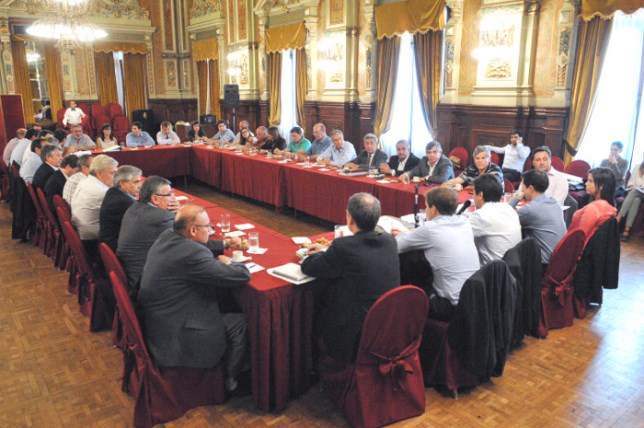 El Intendente hizo gestiones por obras y por el basural