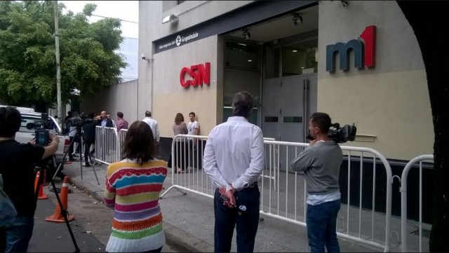 Prefectura y Gendarmería allanan C5N y más de 15 empresas de Cristóbal López