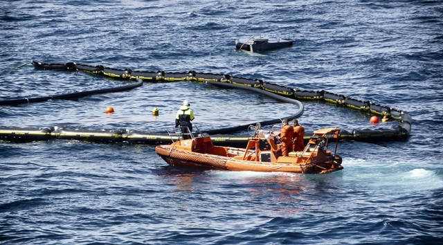 El proyecto del Centro Nacional Patagónico (CENPAT) de Puerto Madryn busca limpiar las aguas de mar contaminadas por derrames de petróleo y las surgidas como efluentes de la industria petroquímica