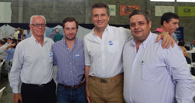 Mouremble, Etchevehere, Capriroli y De Bernardi en un alto del almuerzo para El Regional Digital