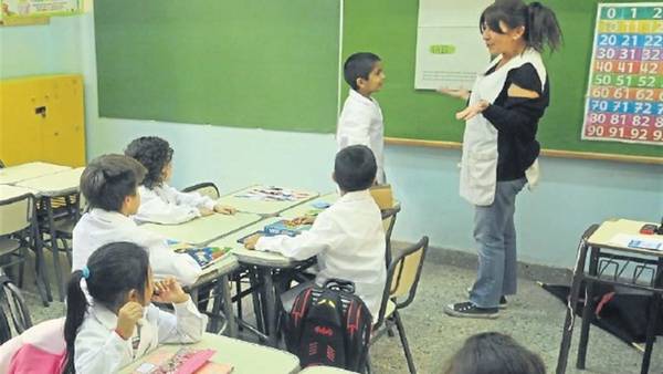 Marcha-Afecta-escuelas-privadas-Nievas_CLAIMA20160509_0003_28