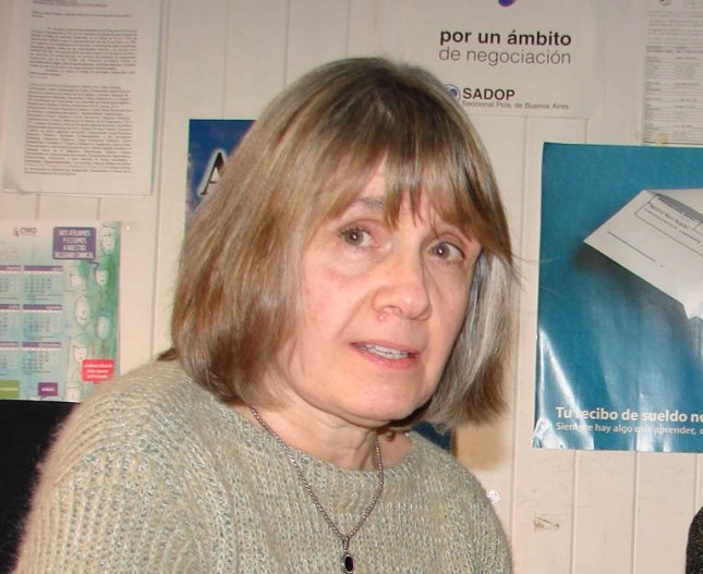 Reclaman por la igualdad de docentes extra-programáticos