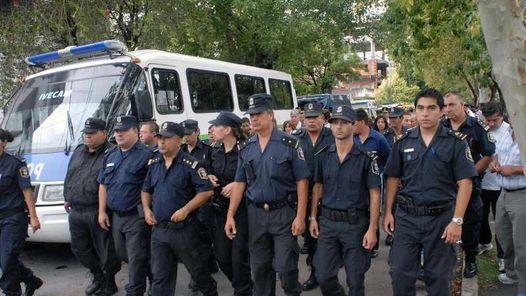 201609_policiasbonaerenses_ilustracion