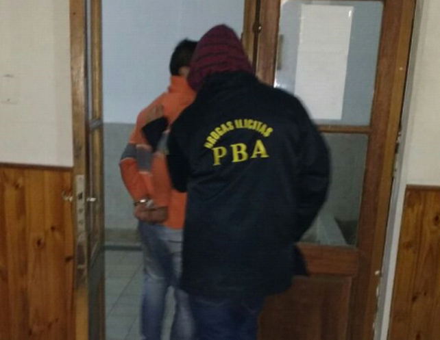 policia-allanamiento5-tapa