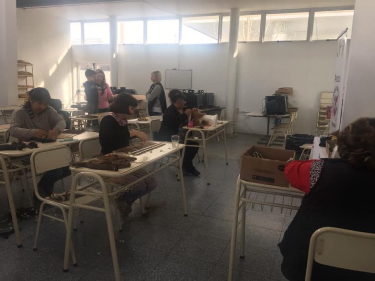 Taller de confección y armado de pelucas oncológicas