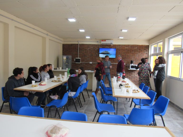 La ET Nº 2 cuenta con un buffet