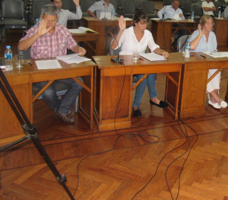 Reacción de la oposición ante publicaciones de una funcionaria