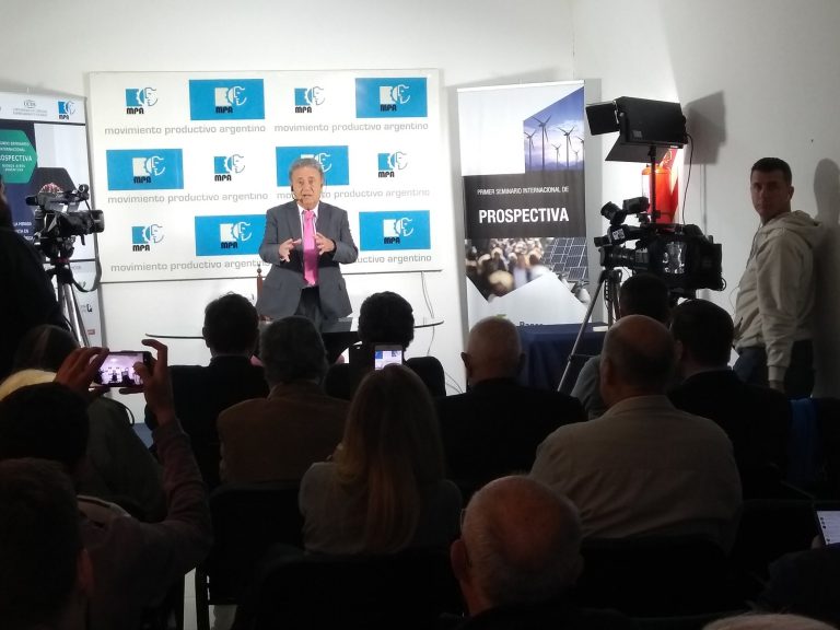 Duhalde se mostró abierto a ayudar a Fernández y reveló que no irá a votar