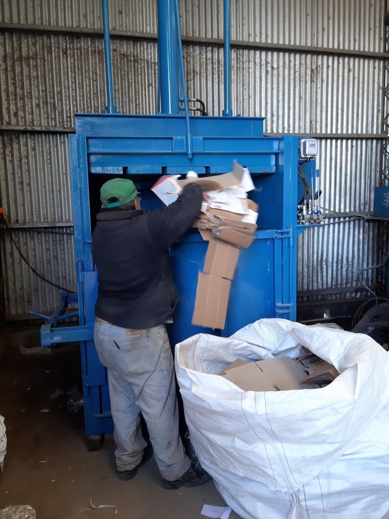 Gestión Ambiental: Nueva prensa para la planta de separación de residuos