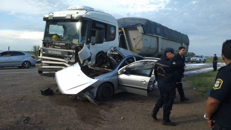 Chocaron un auto y un camión, cerca de French