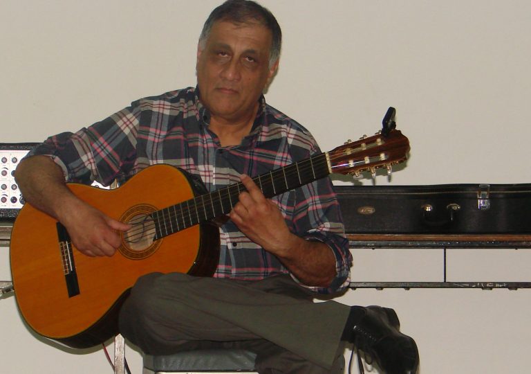 21 horas en el Salón Blanco: Esta noche actúa Carlos Denda