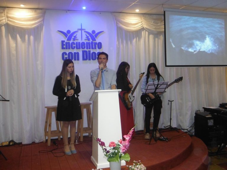 La Iglesia «Encuentro con Dios» celebró su 50º aniversario
