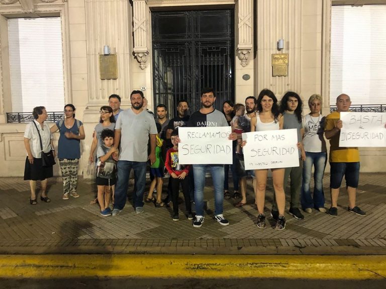 Vecinos de 9 de Julio se manifestaron contra la inseguridad