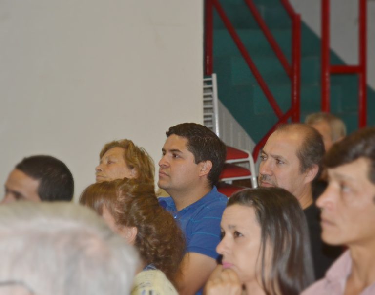 Charla-Debate “Desarrollo sin dinero”