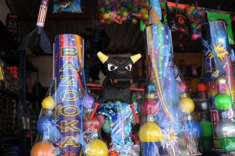 A un mes de las Fiestas, la pirotecnia vuelve a las comunas tras fallos judiciales