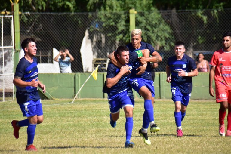 Compañía volvió a vencer a Agustín Alvarez